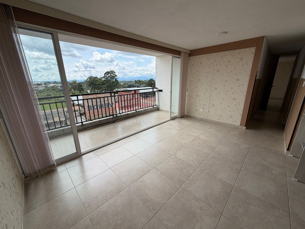 APARTAMENTO LLANOS DE CALIBIO 8° PISO