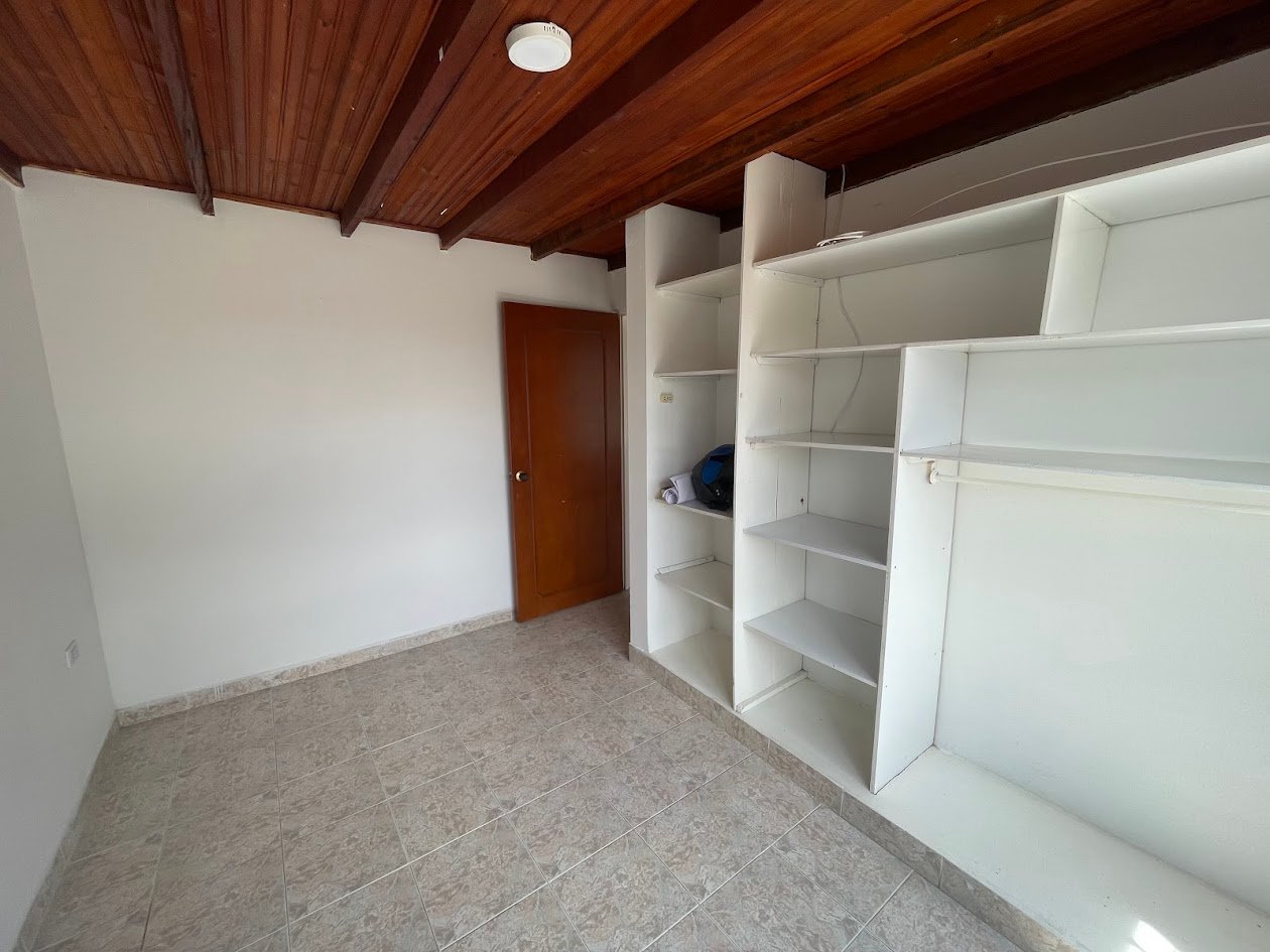 APARTAMENTO EN VILLA DEL NORTE SEGUNDO PISO 