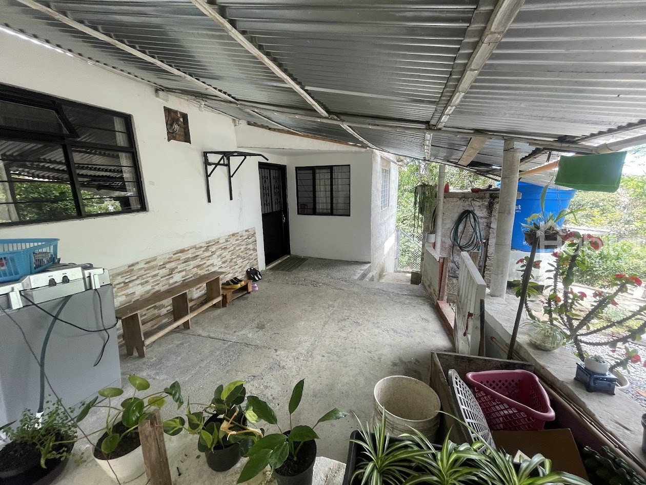 CASA CAMPESTRE EN BELEN – JUSTO AL LADO DE LA IGLESIA