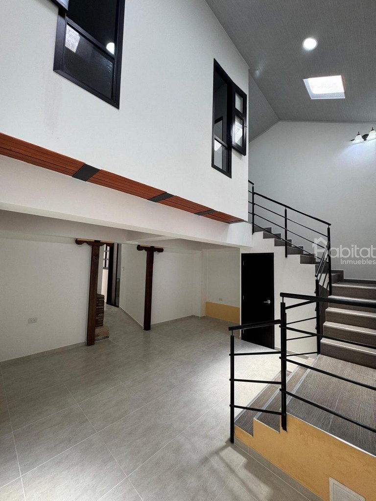 CASA COMERCIAL EN EL CENTRO