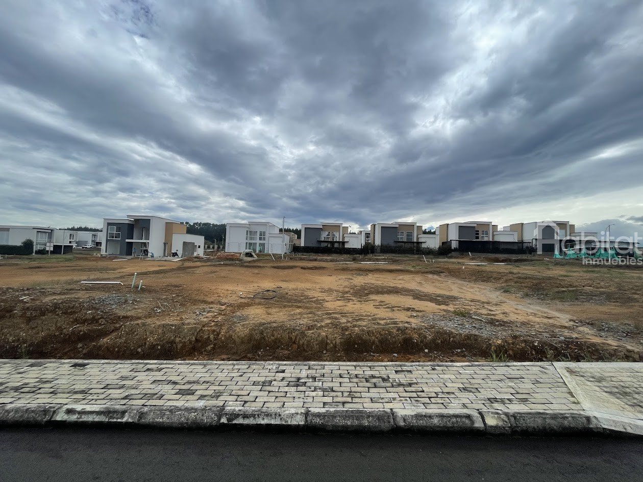 SE VENDEN DOS LOTES EN CIUDAD DEL SOL