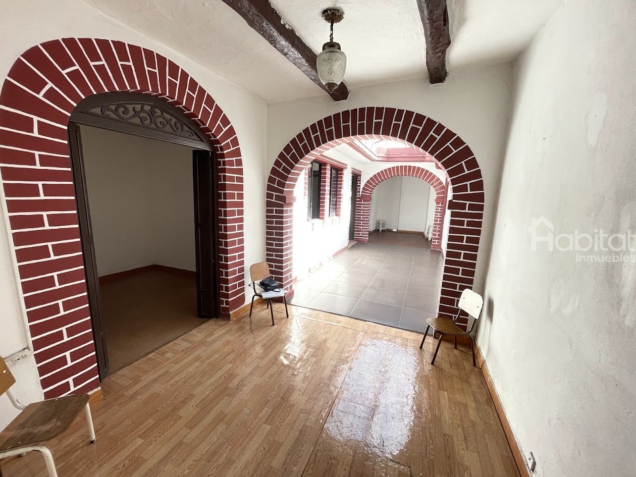 CASA CON LOCAL EN EL CENTRO