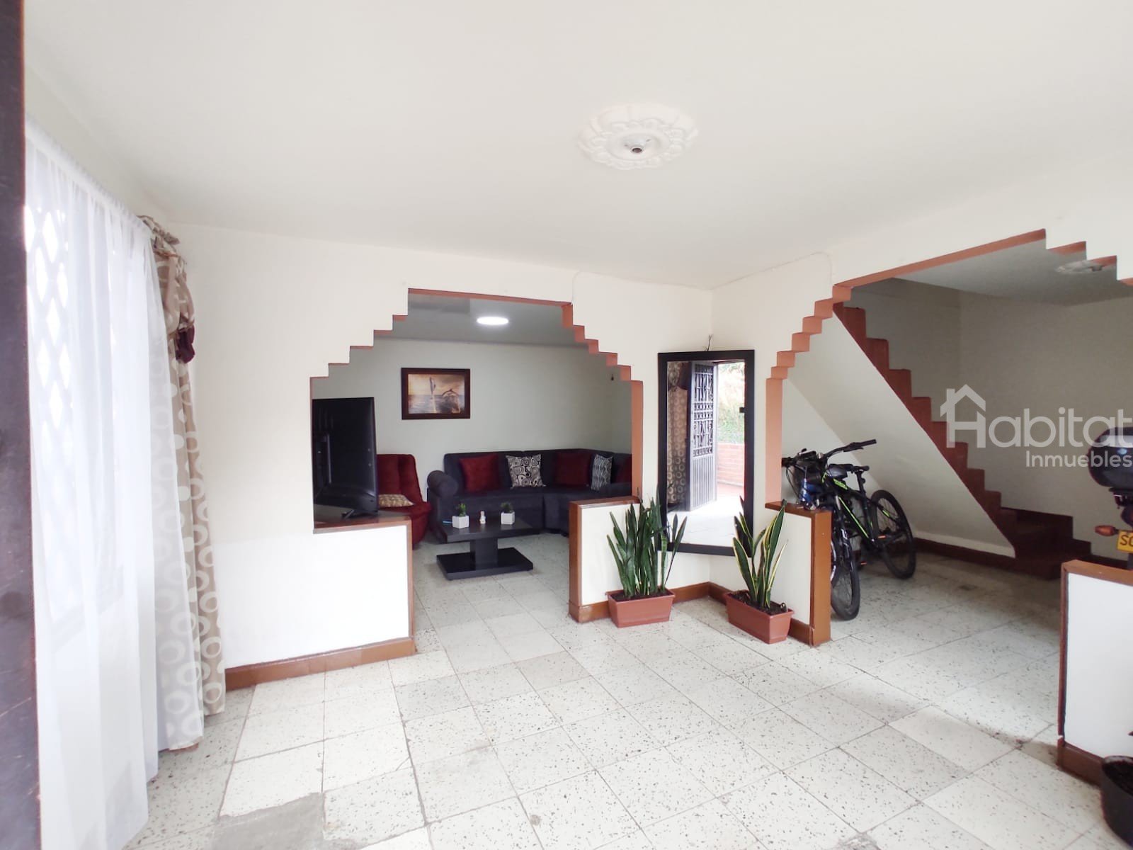 CASA ESQUINERA BARRIO CHAPINERO