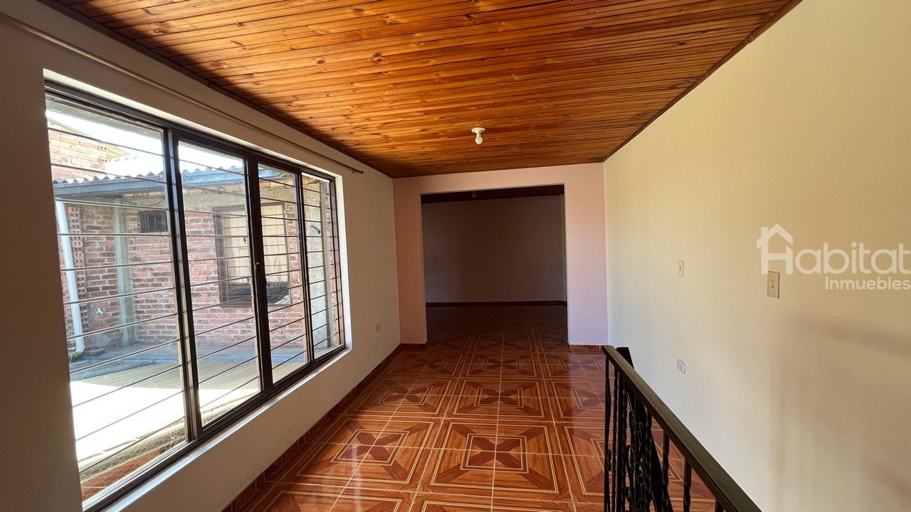 CASA DE UN SOLO PISO EN LOS COMUNEROS