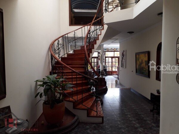 CASA EN EL BARRIO CAMPAMENTO